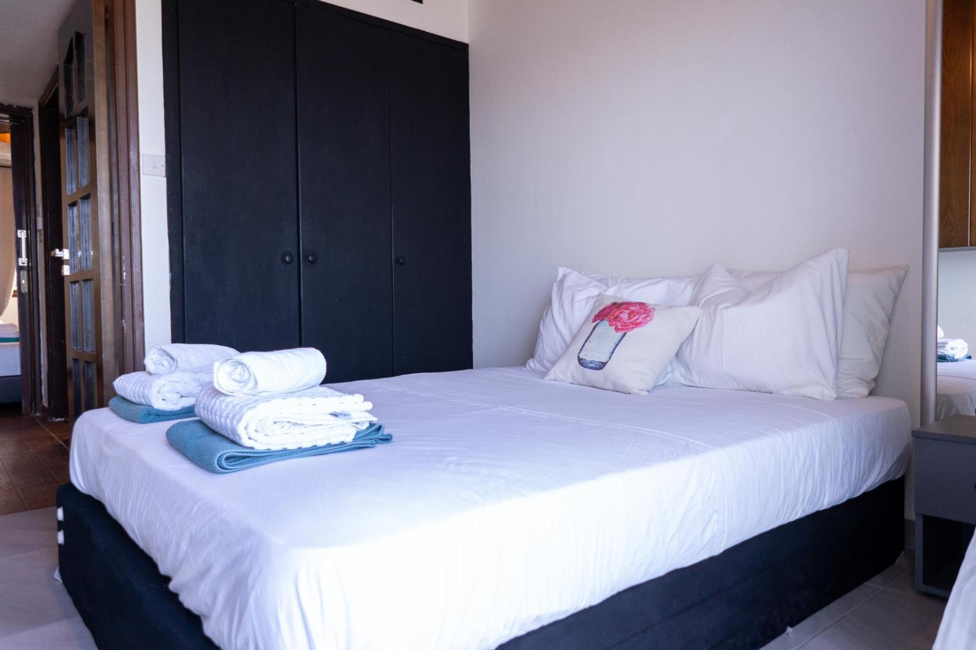 Beach House At Seafront Villa Meneou Esterno foto