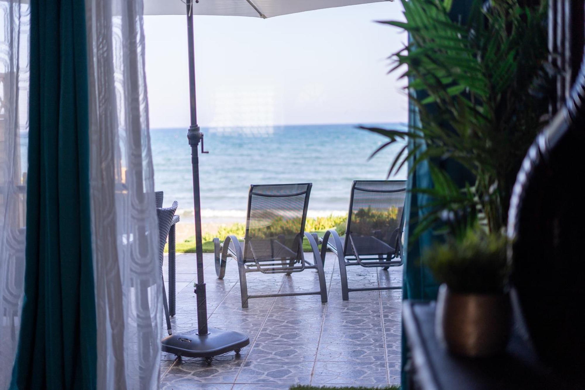 Beach House At Seafront Villa Meneou Esterno foto