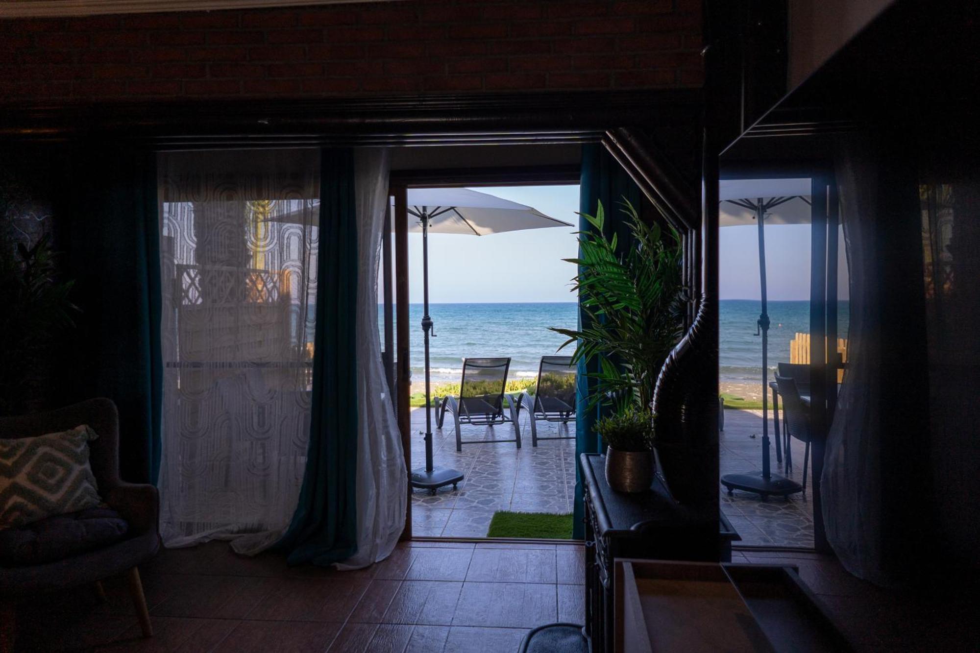 Beach House At Seafront Villa Meneou Esterno foto