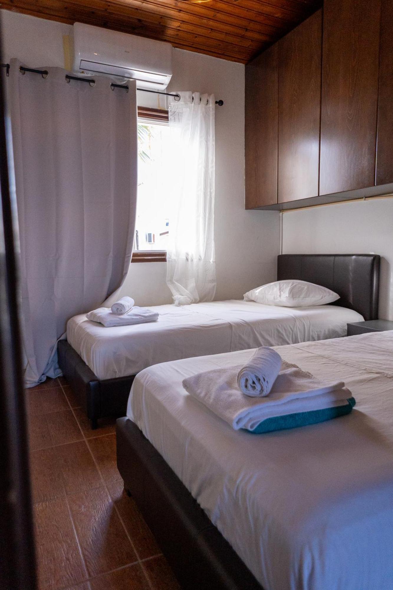 Beach House At Seafront Villa Meneou Esterno foto