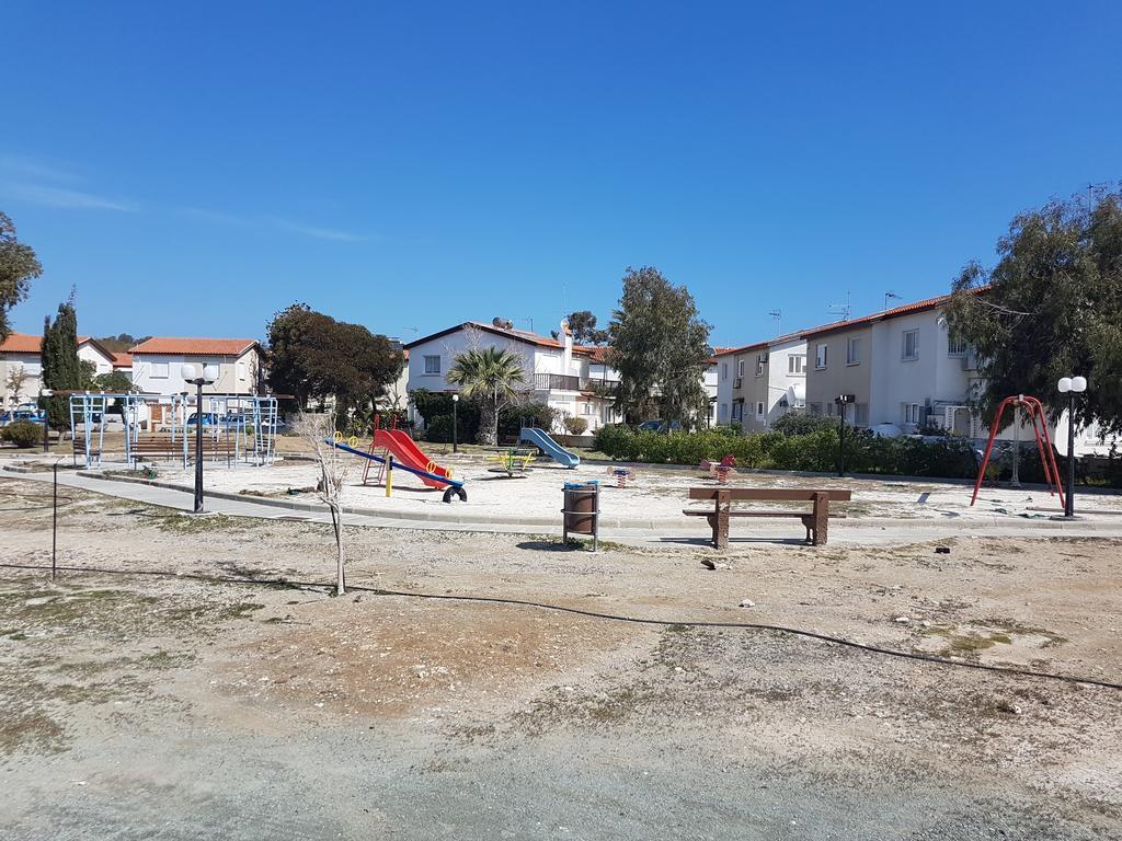 Beach House At Seafront Villa Meneou Esterno foto