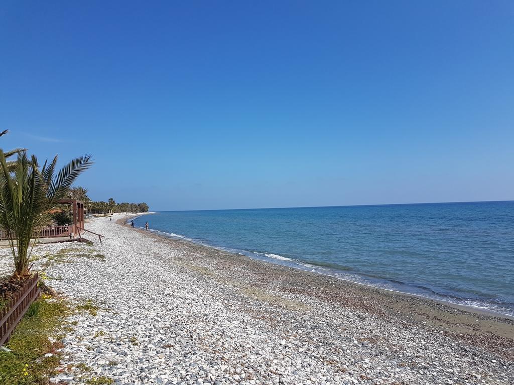 Beach House At Seafront Villa Meneou Esterno foto